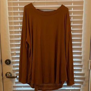 Beautiful Carmel top 3X brand new.